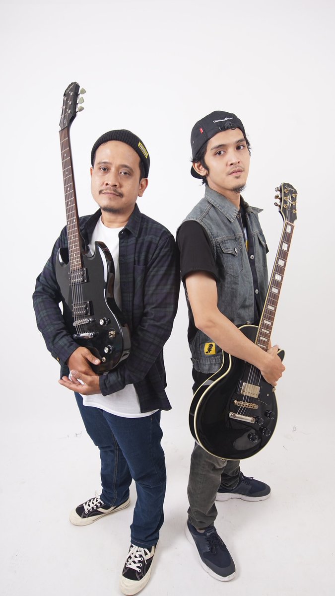 Selamat menjalankan ibadah puasa, terus berkaya dan produktif. Jaga kesehatan, tatap terus pada hal yg benar.
Kolaborasi @lrthpunk x <a href="/thistimebrand/">THISTIMEBRAND</a> menjadi salah satu rangkaian karya yg lebih segar. Pantengin trus !
#thistimebrand 
#lrthpunk
#collaboration 
#bagenbae