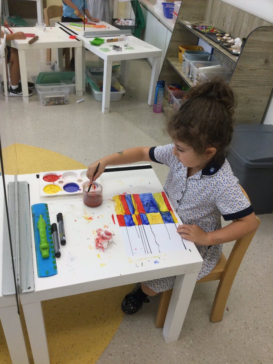 WPS_FS2's tweet image. We are artists! Inspiration from Mondrian in #FS2B today!
Can you remember the three primary colours? #WPSFSExpressiveArts