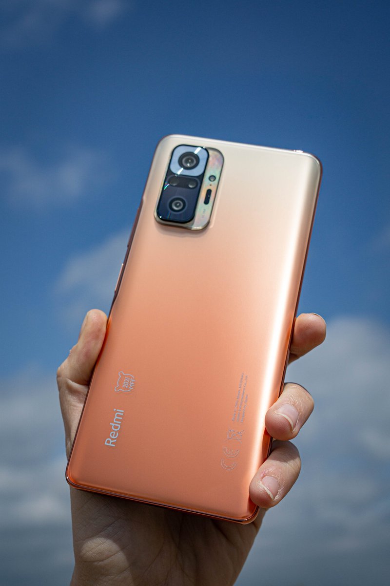 XiaomiEspana's tweet photo. Tener los mejores #MiFans del mundo merece que nuestra gama más emblemática cuente con una edición especial. ¿Qué te parece el #RedmiNote10Pro edición #MiFanFestival 2021? https://t.co/KPsWAoTNP5