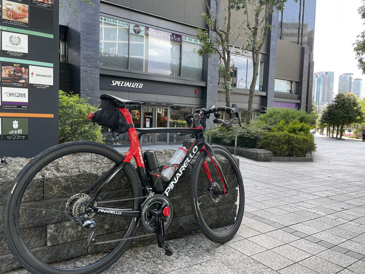 ShimoCycle's tweet photo. フィッティングしてきた
体中にポインタつけて数値化！
もっと早くからやれば良かった😇

さてさて問題は
most純正ステムのサイズ違い
が見つかるかと上半身筋肉強化など
#specialized  #RetulFit https://t.co/1GqG3jNOY6