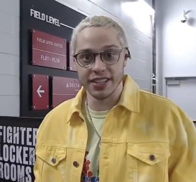 AtTheBuzzer1's tweet photo. The real winner of the Jake Paul and Ben Askren fight. https://t.co/jJnJq5l1AC
