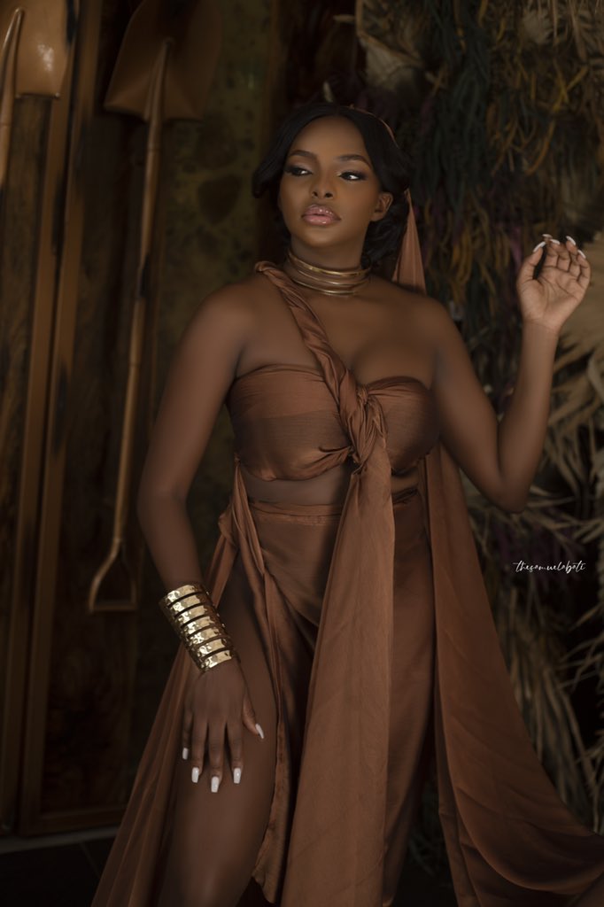 wathonianyansi's tweet photo. HAPPY BIRTHDAY TO ME.
She priceless, she amazing, she be your ride or die but sometimes she finna be a handful. 
Is 30 gonna make her even more amazing ? YAAAAAS B ❤️❤️❤️.
Remember my darlings you need to breeet today. https://t.co/D0n8jTTUYF