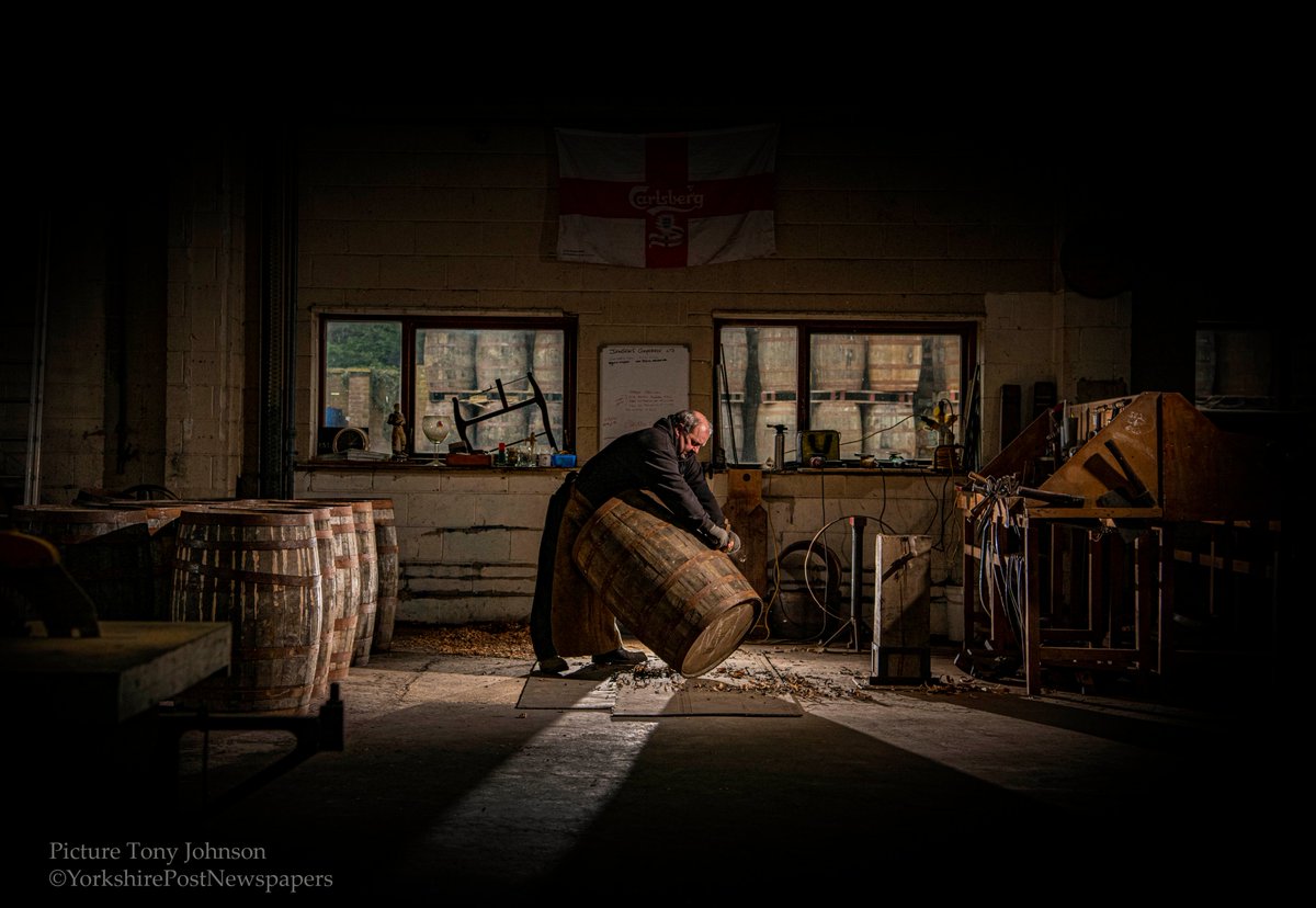 TonyJohnsonYPN's tweet photo. England's only independent #mastercooper @AlastairSimms back in work in a new commercial #cooperage in #Ripon set up by @JensensGin. A great story by @ReporterRuby in @yorkshirepost this weekend. #buyapaper @YPinPictures https://t.co/grDa6BHZPi