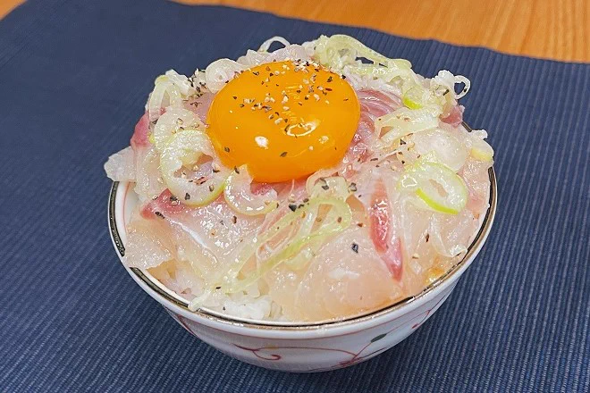 お刺身が好きな人は是非！鯛のお刺身を使った、ネギ塩漬け丼の作り方！