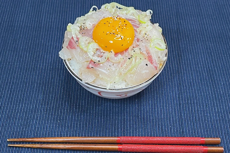 お刺身が好きな人は是非！鯛のお刺身を使った、ネギ塩漬け丼の作り方！