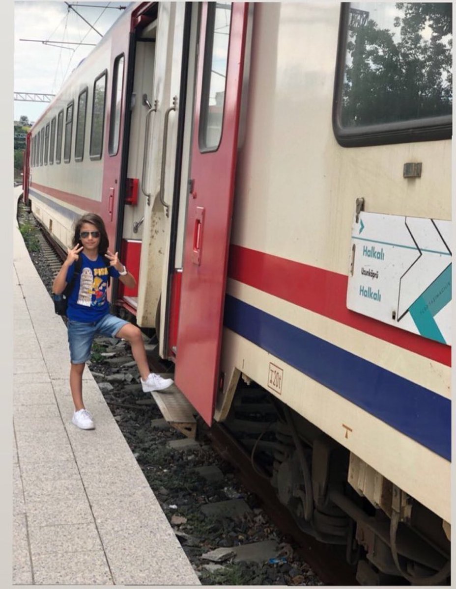 TrakyaKoop's tweet image. Bu çocuğun adı #OğuzArdaSel❗️

8 Temmuz #CorluTrenKatliamı ‘nda hayatını kaybetti❗️ 

Bugün tam 1009 gün  oldu❗️

Adını da yüzünü de iyi EZBERLE

@TCDDemiryollari @TCDDTasimacilik @aihsanuygun  @ahmetarslan36 @UABakanligi @Mcahidturhan @akaraismailoglu @adalet_bakanlik @RTErdogan