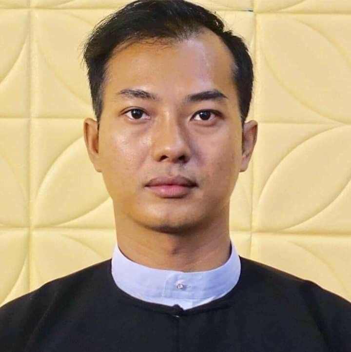 don_msi's tweet photo. Ko Salai Doh ChoneLian passed away due to outbreaks of gas fire at his home. Many in #Mandalay offer their condolences to him as he had been providing them with legal support in having their arbitrarily detainees released. Rest in POWER. ❤
#Apr18Coup
#WhatsHappeningInMyanmar https://t.co/YJz12o9f7J