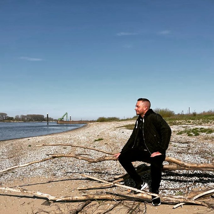 Kleine Mountainbiketour zum Rhein am Sonntagmorgen. #rheinufer #natur #niederrhein #sonntagmorgen #sundaymorning<a href="/tag/spring"class="tags"><span>#spring</span></a><a href="/tag/sunnyday"class="tags"><span>#sunnyday</span></a><a href="/tag/sundaymorning"class="tags"><span>#sundaymorning</span></a><a href="/tag/natur"class="tags"><span>#natur</span></a><a href="/tag/fr%C3%BChling"class="tags"><span>#fr&uuml;hling</span></a>