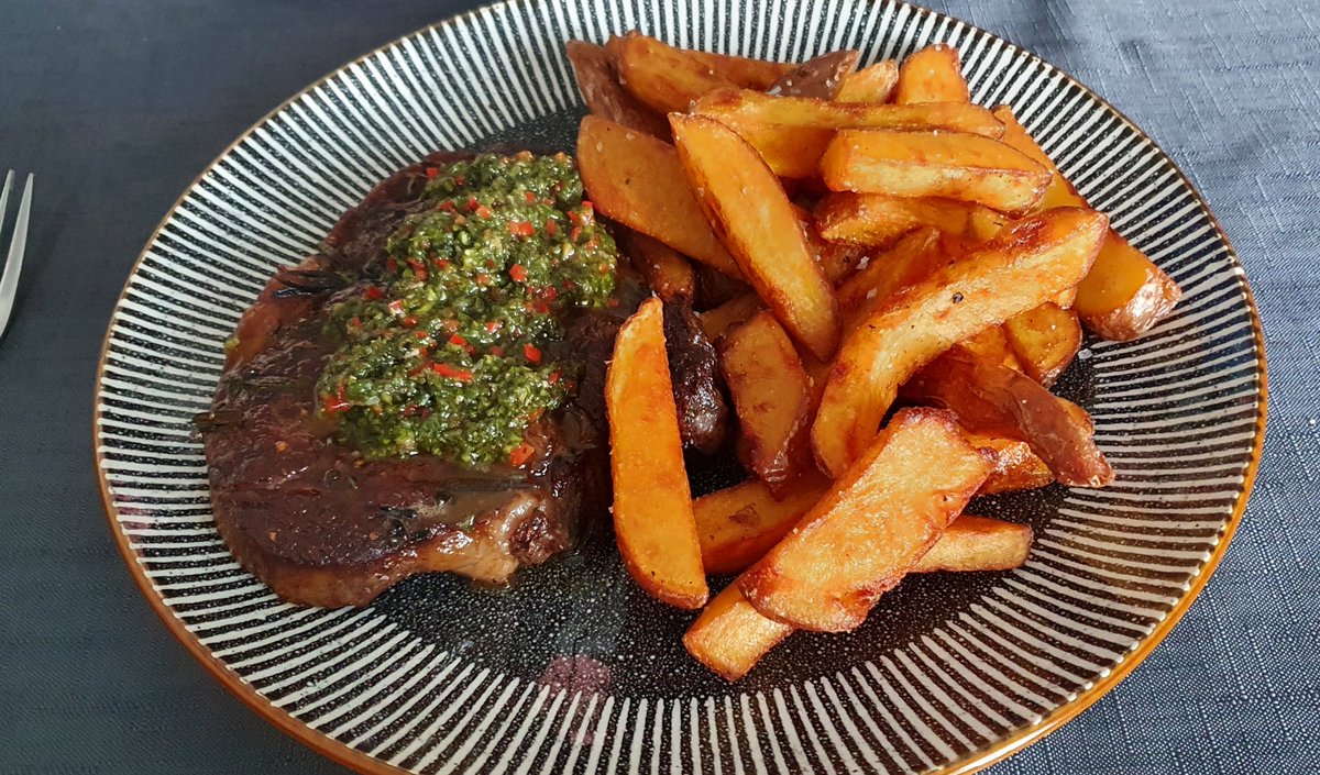 Some beautiful ribeye from @millroadbutcher, served with triple cooked chips & my broccoli and edamame bean salad. Nice simple birthday meal, doesn't need to be fancy to be delicious.