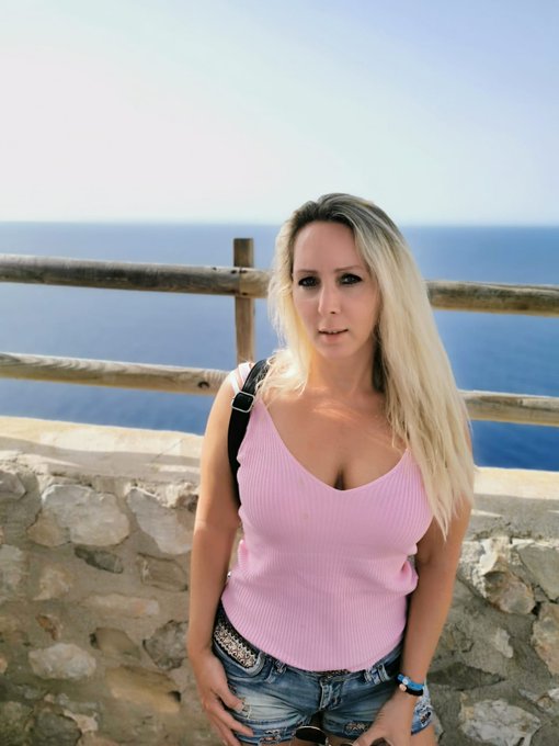 Sch&ouml;nen gem&uuml;tlichen Sonntag w&uuml;nsche ich euch   #girls #girl #frau #ｓｉｎｇｌｅ  #blondebbw #annabelmassina<a href="/tag/girls"class="tags">#girls</a><a href="/tag/love"class="tags"><span>#love</span></a><a href="/tag/photooftheday"class="tags"><span>#photooftheday</span></a><a href="/tag/smile"class="tags"><span>#smile</span></a><a href="/tag/fashion"class="tags"><span>#fashion</span></a><a href="/tag/cute"class="tags"><span>#cute</span></a><a href="/tag/follow"class="tags"><span>#follow</span></a>