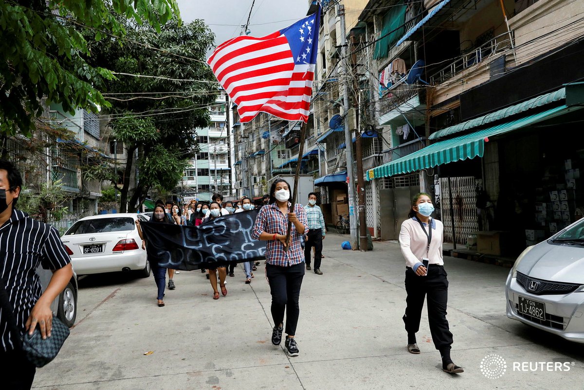 soe zeya tun (@soezeya) on Twitter photo People march with the federal flag as they support National Unity Government (NUG) which has been recently announced by Committee Representing Pyidaungsu Hluttaw (CRPH) in Yangon, Myanmar April 18, 2021. REUTERS #WhatsHapppeningInMyanmar People march with the federal flag as they support National Unity Government (NUG) which has been recently announced by Committee Representing Pyidaungsu Hluttaw (CRPH) in Yangon, Myanmar April 18, 2021. REUTERS #WhatsHapppeningInMyanmar