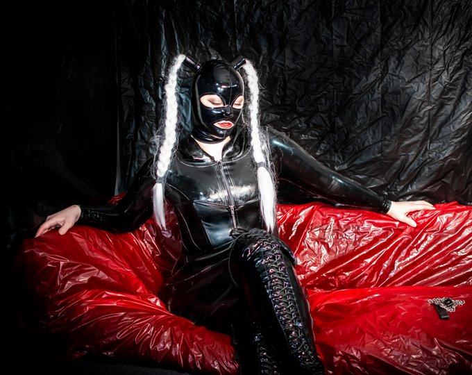 A-Cat In Chain is out on PH. https://t.co/ReSkEkMep9<a href="/tag/xhamster"class="tags"><span>#xhamster</span></a>