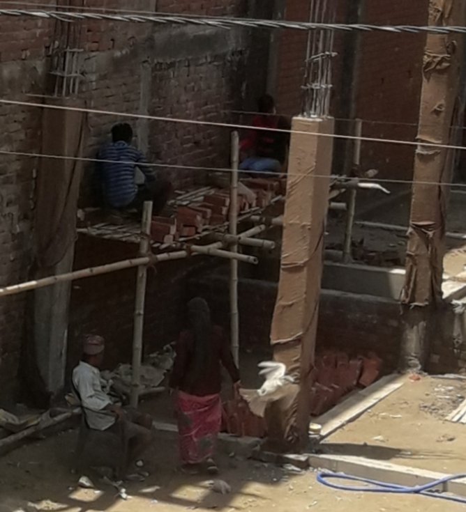 8varmad's tweet photo. @UPGovt @myogioffice @myogiadityanath who is ensuring the curfew is followed across the city? These guys are working, spitting around. Don't blame them, but who allowed the owners of the building to continue with this / &amp; more so without the mask!! 
📍 Dayal Residency, LKO https://t.co/ckGxFbtOoy