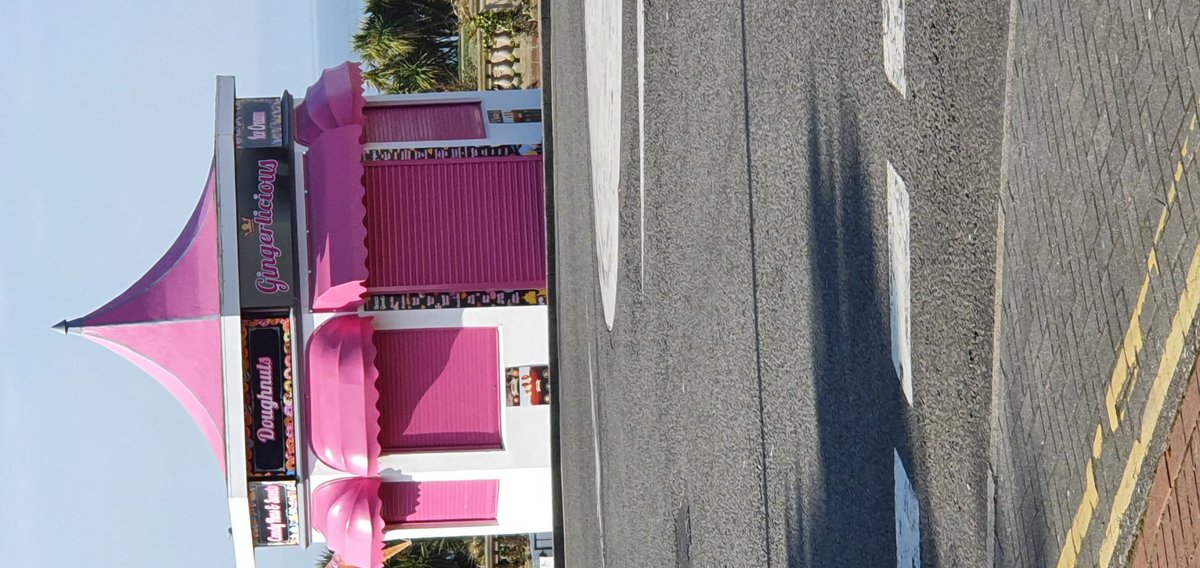 Barry Island this morning 🌄👌🌞🌞🌞🌊🌊🌊 #BarryIsland