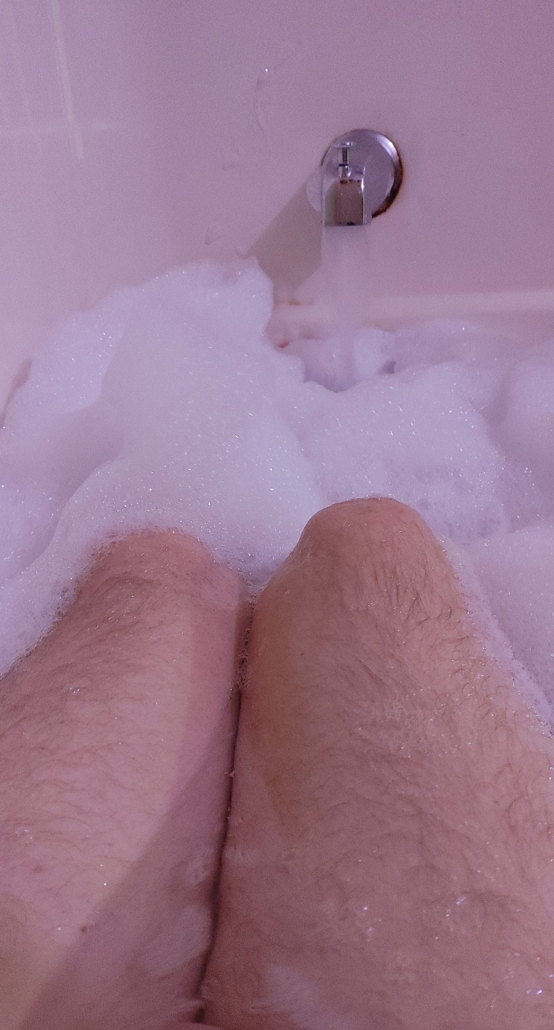 https://t.co/VcelXLsJgp
Guys who like bubble baths :p

Please check out @MoonliteGlowOF for free content