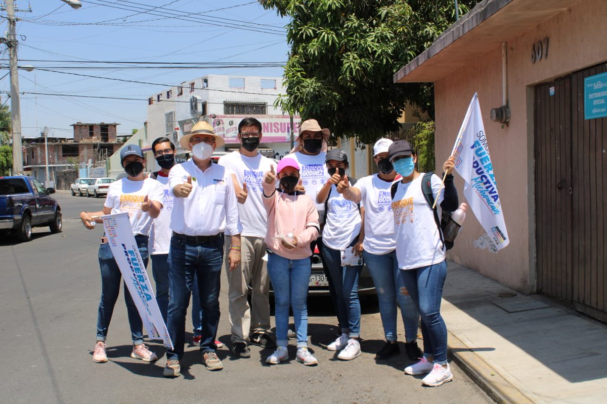 godinez_enrique's tweet photo. No me queda duda ¡tengo al mejor equipo!
Gracias a quienes siguen sumándose a este proyecto que #VaPorMéxico, cada día nos fortalecemos más porque aquí las voces de todas y todos son escuchadas. 🤜🏻🤛🏻 https://t.co/07epB2Hr2H