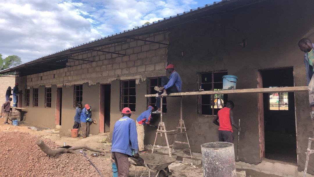 freemanchari's tweet photo. Happy Independence from Binga... The villagers said there is  no time to waste. They are thankful of the help from fellow citizens. This will be their first completed block.  https://t.co/u4DebteR8E https://t.co/z3KwCTZZPc