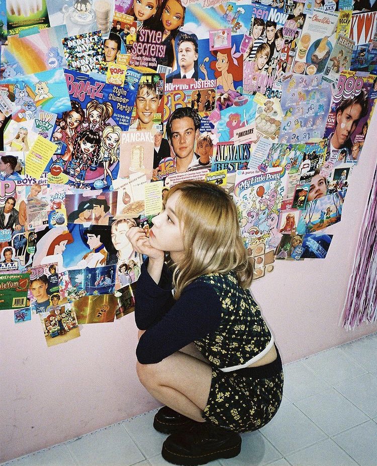 httpdewib's tweet image. eu e a parede de fotos com meu namorado