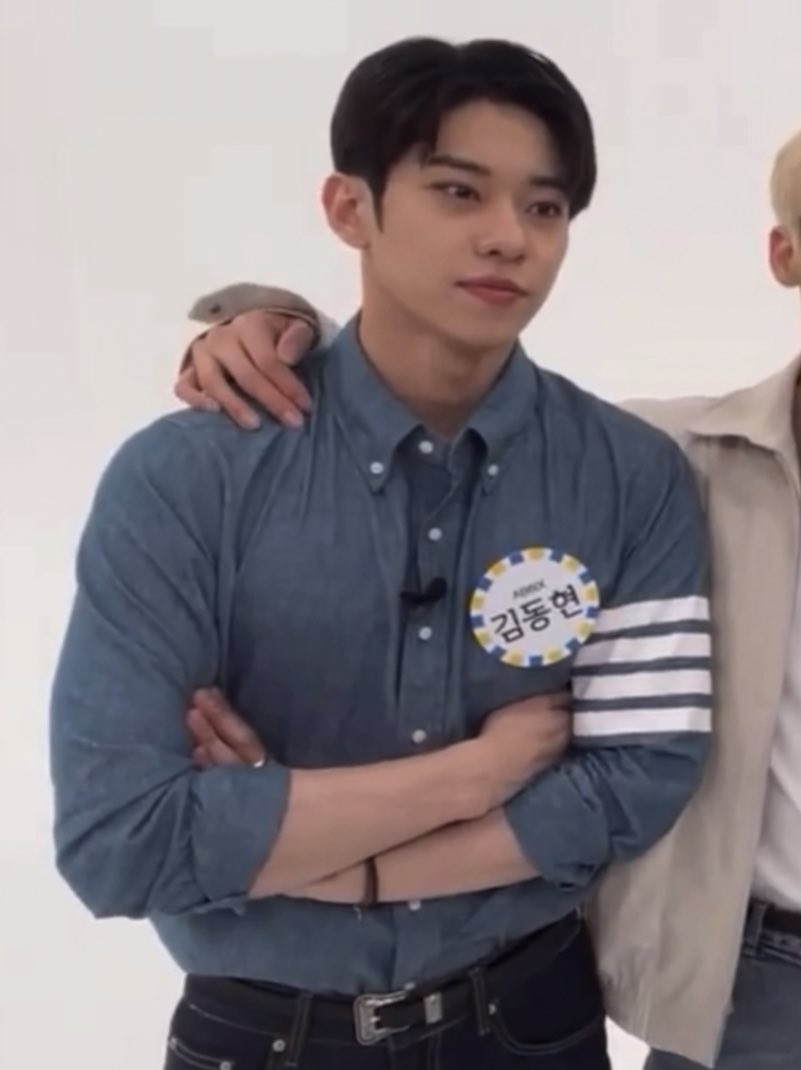 KDH_mp4's tweet photo. 동현이 몸짱 다 돼써,,🥺 https://t.co/ykFtxX43IT