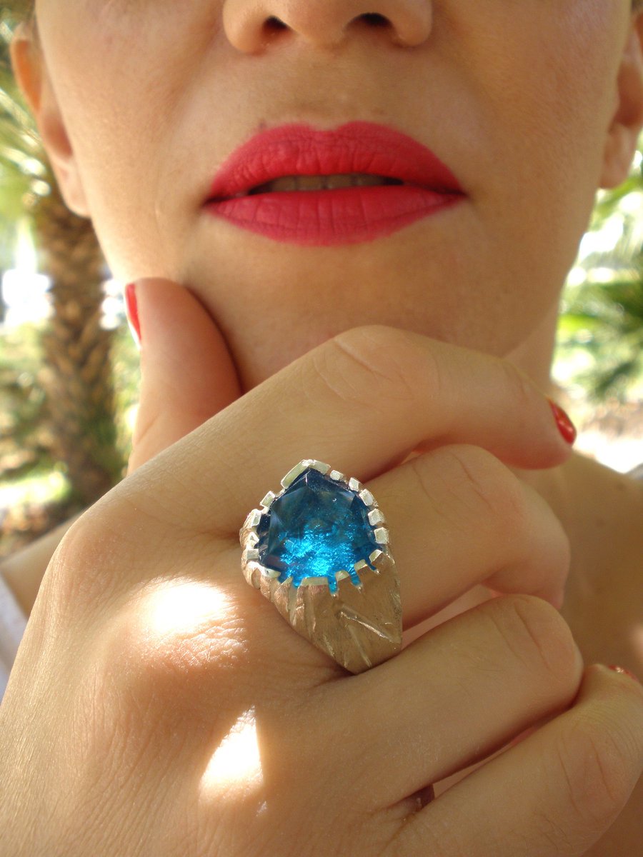 StoixeioJewelry's tweet photo. β
β
β
β
β
"That color is just amazing!!
Very heavy quality, well done and beautifully textured.
And a very very nice Seller! #etsy #blue #stressrelief #apatitesipverring #oneofakindring #MothersDay2021 #geminizodiacgift #genuinestone https://t.co/LvH8FRg7xH https://t.co/ggrKsU80a0