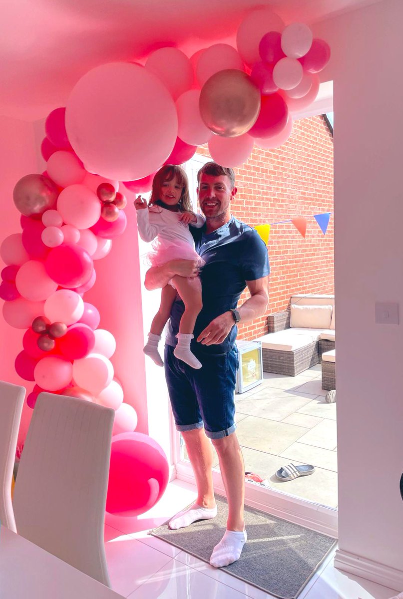 mattbriggs86's tweet photo. My little girls 2nd birthday ๐ #IslaRose https://t.co/nUYubGRxJl