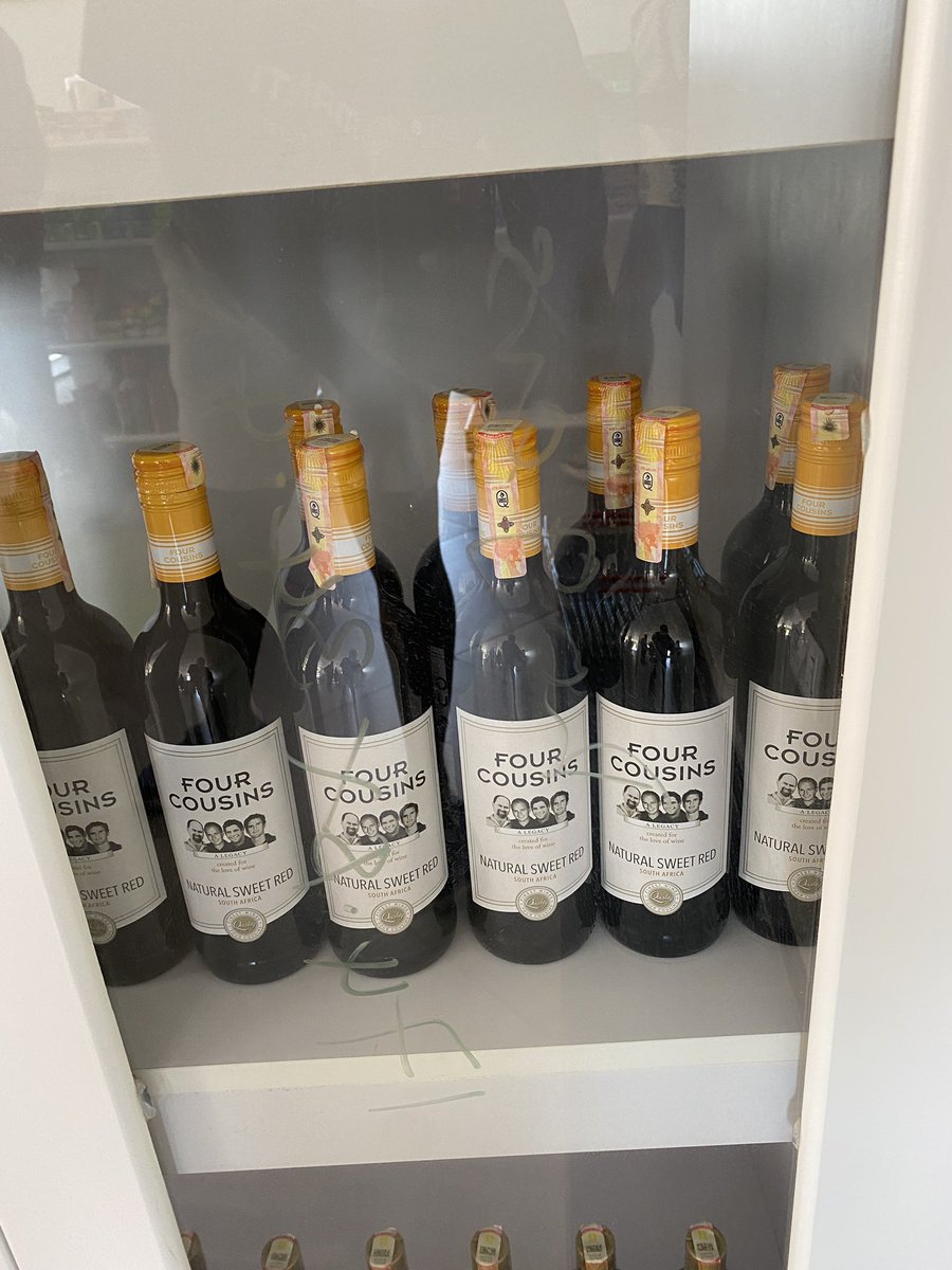 emeka_ug's tweet photo. Have you visited Shell Kyanja?? It has an amazing shop with products at an affordable price.
#ShellEttuuse
#ShellTreasureHunt https://t.co/PxYA7E0P0A