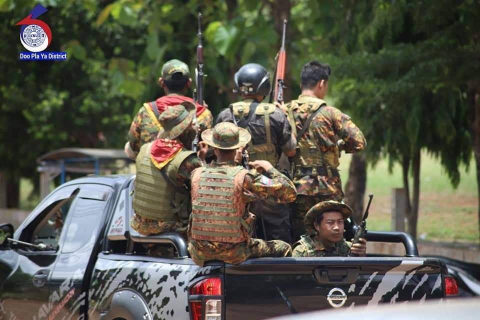 Massive forces of military terrorists try to disperse the main strike against dictatorship in Dupala District, KNU yet the strike continued successfully.
NUG ASSEMBLE
#Apr18Coup
#WeSupportNUG
#WhatsHappeningInMyanmar