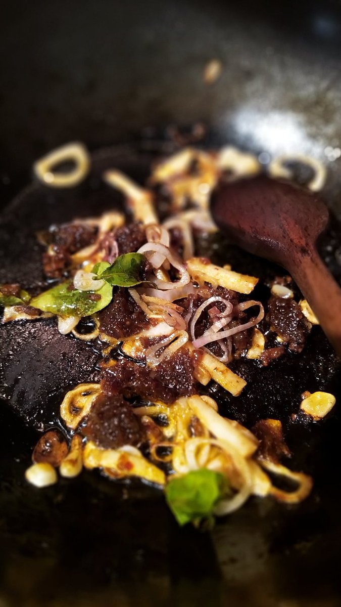 enflammee's tweet photo. Wok de moules à la thaï & riz #dimanchemidi
Avec @dascritch 🏄 https://t.co/wzw3LwP59R