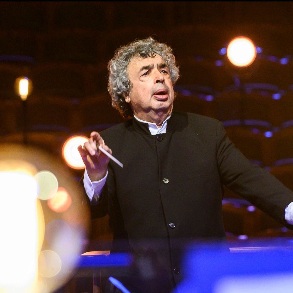 SemyonBychkov1's tweet photo. Not long to go until Semyon Bychkov conducts the @CzechPhil and @kirillgerstein in music by #Schumann and #Tchaikovsky
Stream this live at 8.15pm CET on 29 April, all info here: https://t.co/mYi1crCltD
#concertstream #classical https://t.co/HK7xai0FWS