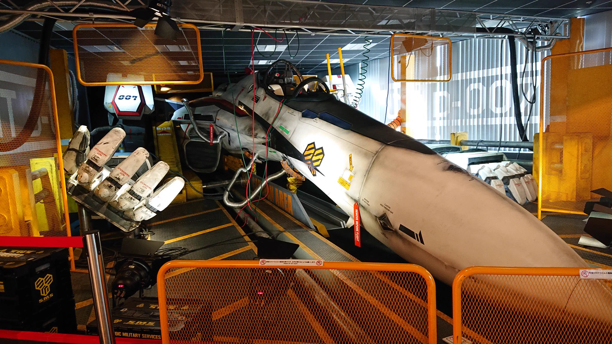 見たい！スカイツリーに実物大の初号機とバルキリーが展示されている！