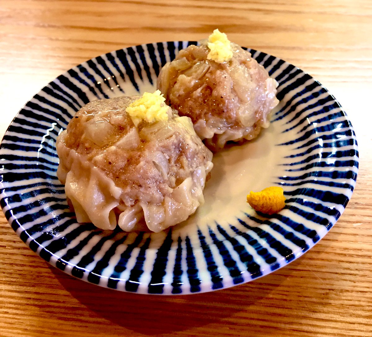 今回の限定も美味すぎた🤤

㐂色の限定麺 醤油ワカメそば
このスープに煮干しご飯をかける

もう食欲が止まらない

名物の焼売は外せないやつ！
主役を喰うレベルの美味さです！！

岐阜 麺 㐂色