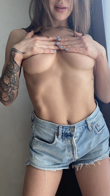 #inked #sexy https://t.co/E5kKHZkLH1<a href="/tag/inked"class="tags">#inked</a><a href="/tag/sexy"class="tags">#sexy</a>