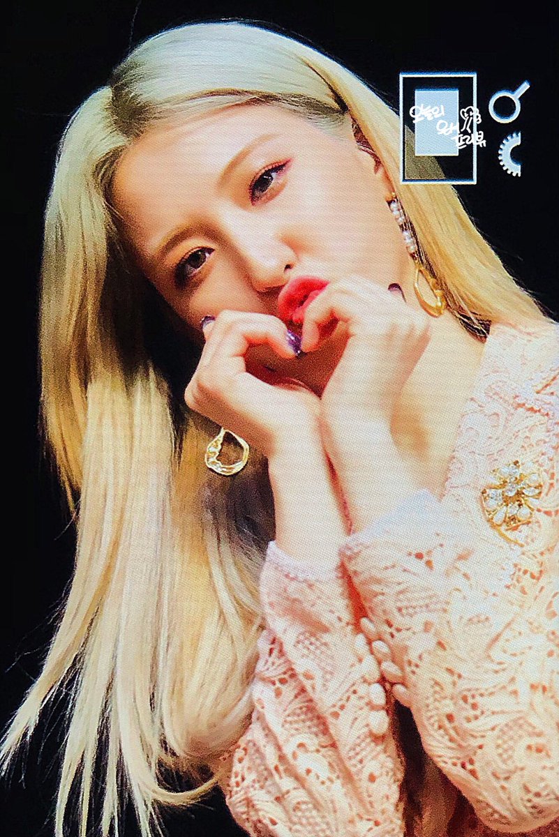 MellowTree_0527's tweet photo. 210418 ���트 모먼트💛 #우주소녀 #은서 🐯 https://t.co/zlSviSyCQc