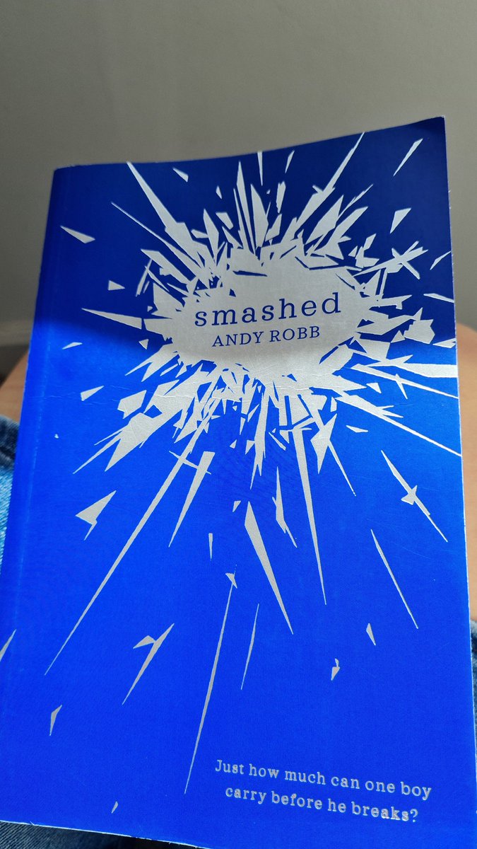 KellyLBuxton's tweet image. Devoured in a day! A heart-wrenching, gripping and sobering read for young adults/teens. Themes of domestic violence, bottling up emotions and turning to alcohol to numb the pain. Thank you @antswilk and @publishinguclan for the chance to review #Smashed by @ThatAndyBloke.