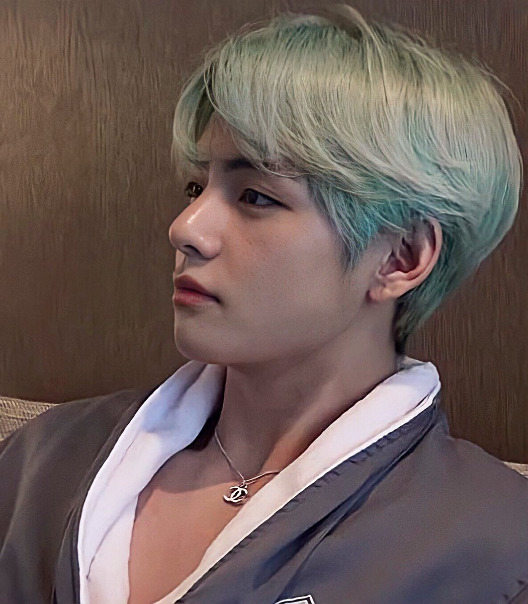 tetefactory's tweet photo. Today i offer you this taehyung https://t.co/z0gytf4qOU