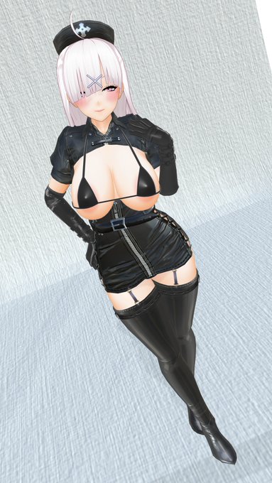 動くとメリッ…バリッ…っていうタイプの服好き 