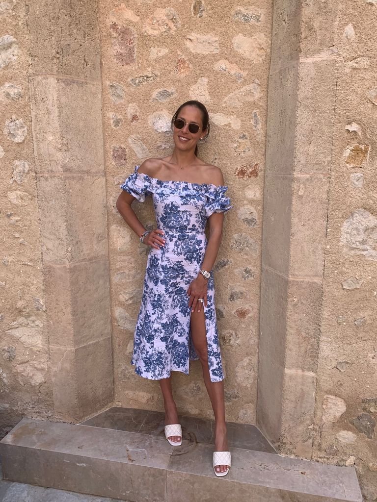 anaivanovic's tweet photo. Dreaming of traveling to warm places, with lovely sunsets, beach strolls and spending time with all my loved ones at the same time. #soonagain https://t.co/aOpW78aBh0