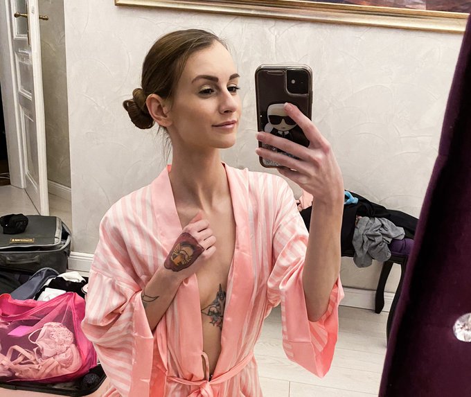 PREPARING FOR THE SCENE 🥰 ⬇️ CHECK THE BTS ON ONLYFANS ⬇️ 🚨🔥 https://t.co/ZNeFKTzrLa 🔥🚨 ▪️▪️▪️ https://t<a href="/tag/adelleunicorn"class="tags"><span>#adelleunicorn</span></a>