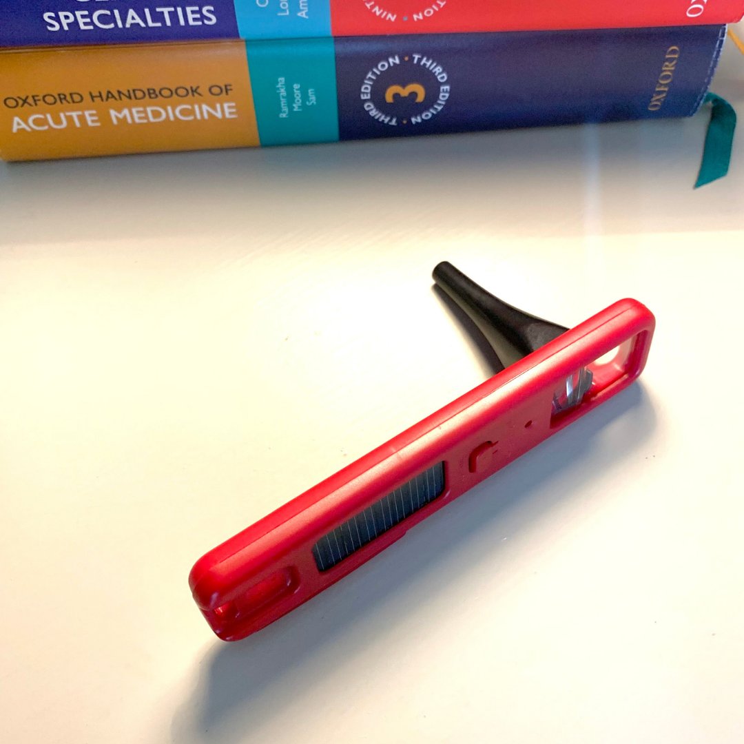 🎉To mark reaching 22,000 subscribers to my online #MedEd teaching community I'm giving away* an ArcLight (all-in-one loupe-otoscope normally worth £48) ✅To be in with a chance of winning simply RT & like this post before the 25th of April! ⚠️U.K. only due to postage costs