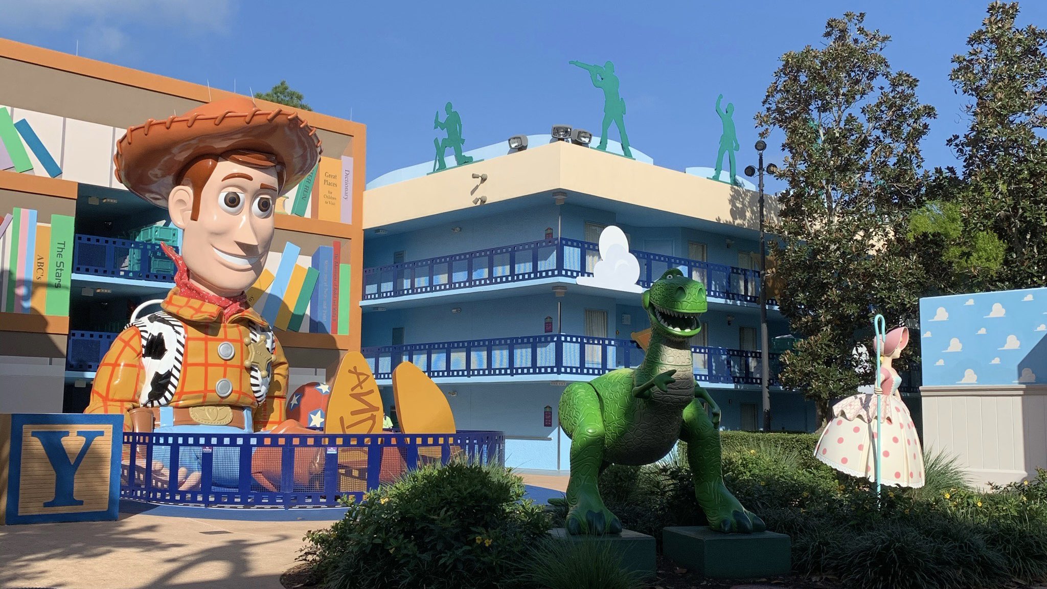 Uni アメリカフロリダのwdwにある直営のディズニーホテル オールスタームービーのトイストーリー棟 は巨大オブジェがかわいい 舞浜にオープンするトイストーリーホテルがとっても楽しみです トイストーリーホテル T Co Hxvx4kuxzo Twitter Uni アメリカフロリダのwdwにある直営のディズニーホテル オールスタームービーのトイストーリー棟 は巨大オブジェがかわいい 舞浜にオープンするトイストーリーホテルがとっても楽しみです トイストーリーホテル T Co Hxvx4kuxzo Twitter