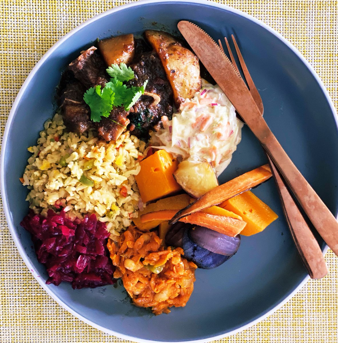 MsCassandraGud's tweet image. #SeveralColours: the only plate that makes sense after an emotionally draining week.