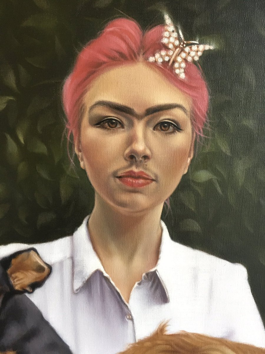 Detail of my daughter’s portrait inspired by a self portrait by Frida Kahlo. Very much an enjoyable work in progress #oilpainting #portrait #painting #ArtistOnTwitter #artwork #womeninart #womanartist #womenarts #peintre #peinture #work #workinprogress @FridaKahlo #Inspiration