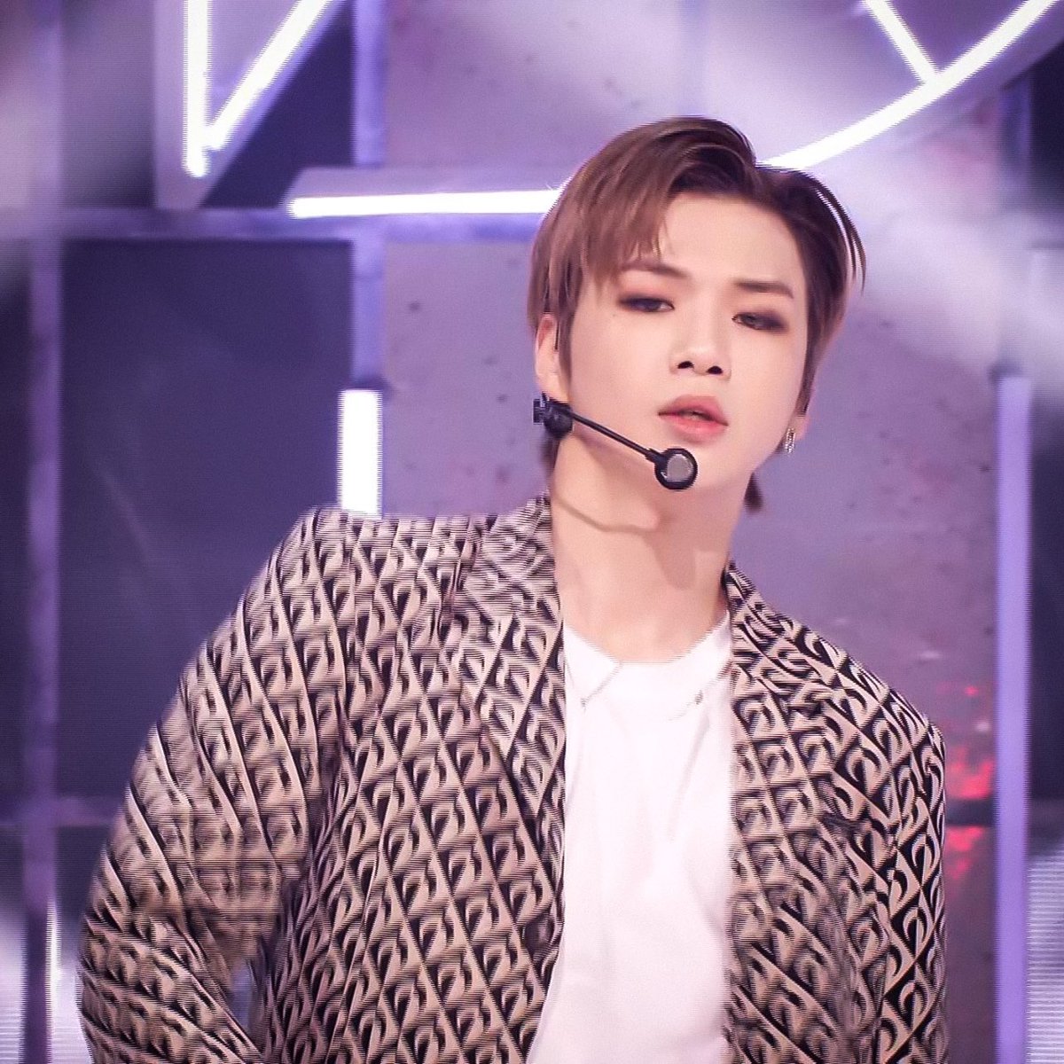 kang daniel pics tweet media