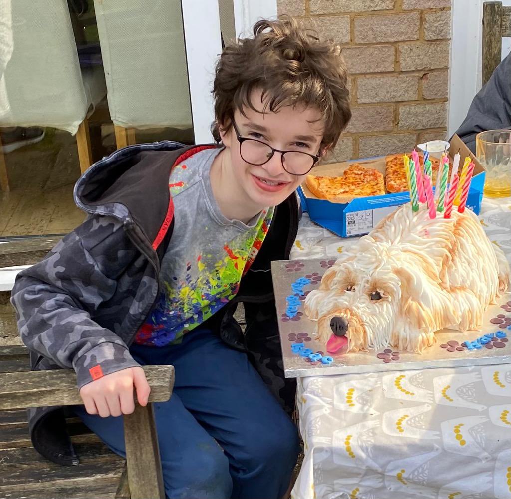 Dannythefink's tweet image. Happy birthday Isaac. The amazing Izzy Chaplin made this cake of our puppy. She is so talented and takes commissions for all sorts of cakes instagram.com/fabcakesbyizzy… Here is Isaac with his cake and also Eden and @nickyconnor1