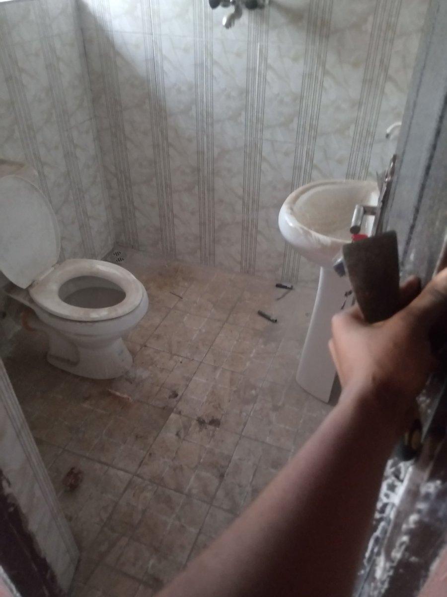 kodi_naka's tweet photo. Hi...I clean houses for a living, all types of building. Please if this comes across your timeline, RT. Your Rt will really go a long way. 🙏🏾🙏🏾 https://t.co/vYaru5r1t2