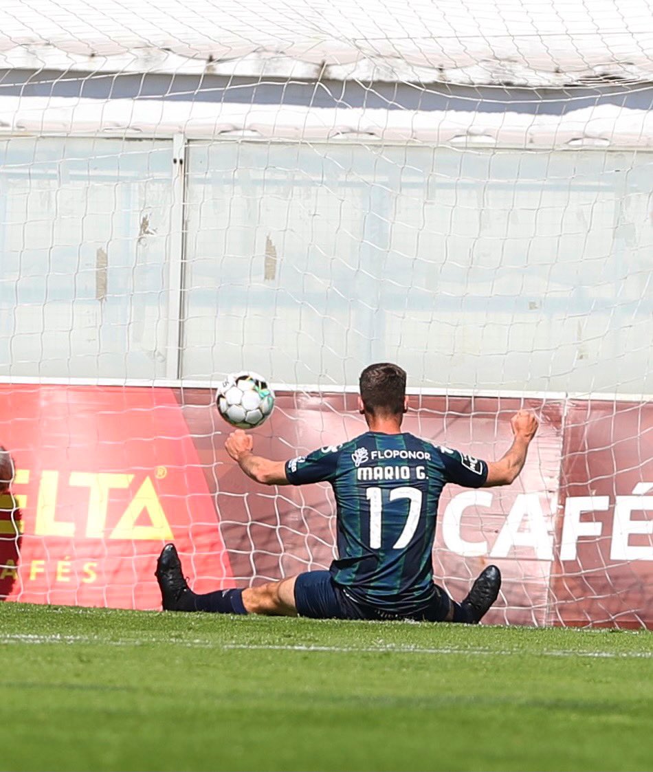 Te estaba esperando con los brazos abiertos, pequeña! Victoria +3️⃣ y Hat-trick ⚽️⚽️⚽️! Recordaré este día durante toda mi vida! Muchas gracias a todos por los mensajes que he recibido en estos últimos días! Vamos a por más <a href="/cdtondela/">CDTondela</a> 🔰