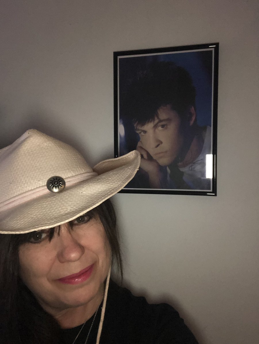 Caroleanndraper's tweet photo. @lospacaminoscom and we’re off!! ❤️🎸🤠🙏🏻👏🏻👏🏻👏🏻👏🏻👏🏻 #PacsLive https://t.co/QwMpgpuv05