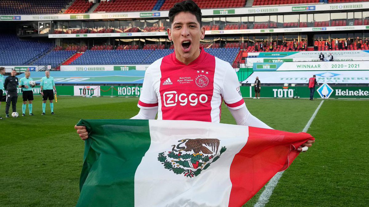EdsonAlvarez19's tweet photo. De México para el mundo.🇲🇽 ¡CUP CHAMPIONS! 🏆 WZAWZDB ❌❌❌ 1/2 @AFCAjax https://t.co/1dbL02leCh