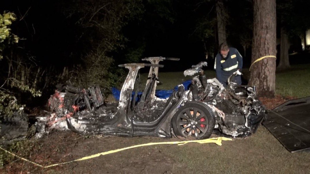 TechCrunchh's tweet image. Two people in Texas were killed when a Tesla with no one in the driver’s seat crashed into a tree and caught fire. It’s not yet clear whether the car had Autopilot assist enabled, but authorities are certain no one was driving the car at the time of the crash.