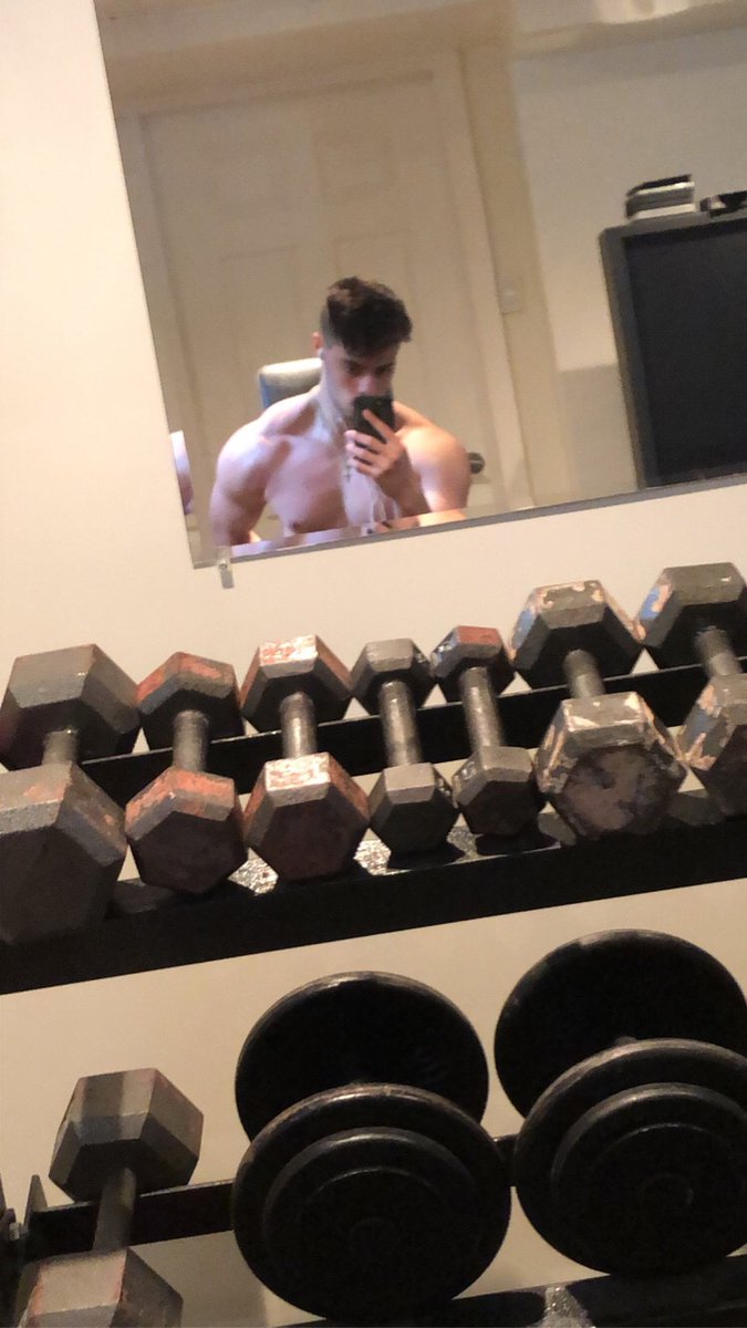 doaenel's tweet image. Sometimes I wish I could clone myself and my consciousness into a girl form of me just so that I could have sex with myself to see what it feels like